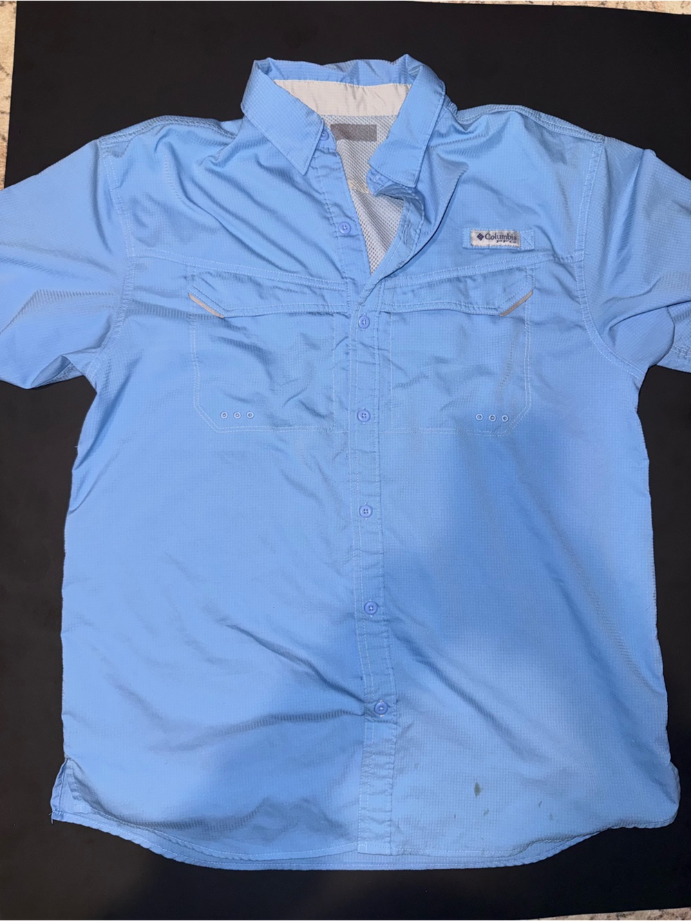 Columbia Men's Short-Sleeve Button-Down Shirt in Light Blue